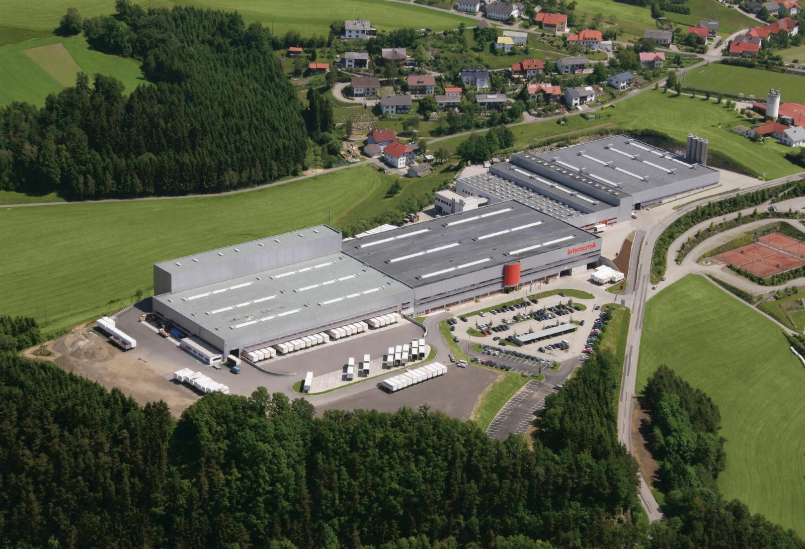 NF DTU 33.1 : les règles de mise en œuvre des façades rideaux métalliques